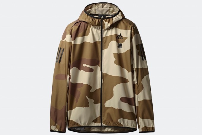 アディダス×アンディフィーテッドのコラボコレクション、戦闘服を基にしたカモ柄のスポーツギア