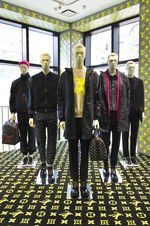 ルイ・ヴィトンの限定ストアが渋谷に！18年メンズプレフォール先行販売＆モノグラム限定バッグも｜写真34
