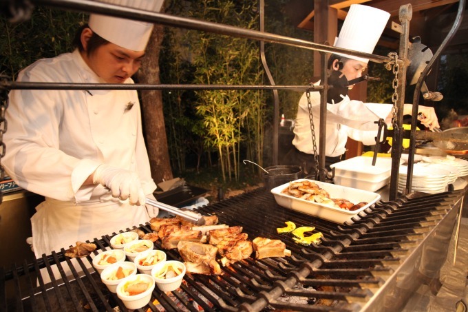 名古屋の結婚式場3ヶ所でビアガーデン - 肉三昧＆夜のプールサイドで味わう海鮮｜写真19