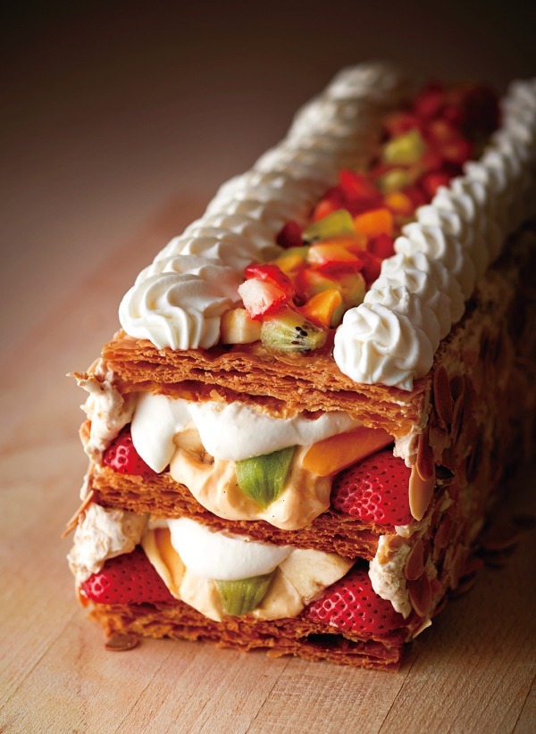 キハチ青山本店、5種のフルーツ＆さくさくパイ生地「エリザベスパイ」人気ロールケーキがパイに | 写真