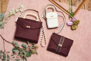 革製ポーチ 風間ゆみえ レザーポーチ ほぼ未使用】LeSportsac風間ゆみえコラボポーチ 女性と鈴蘭