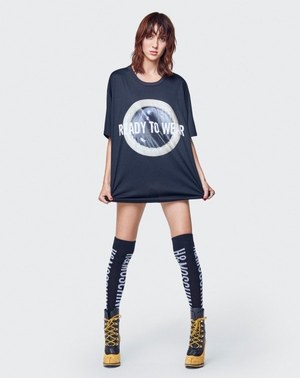 H&M×モスキーノ「MOSCHINO [tv] H&M」ジェレミー・スコットに 