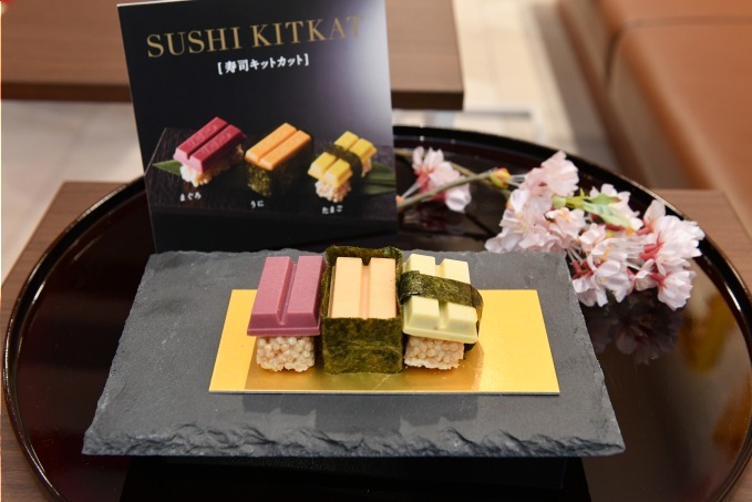 「寿司キットカット」チョコ職人が握る菓子、シャリ風ライスパフにわさびパウダー入り | 写真