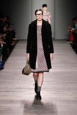 マーク BY マーク ジェイコブス 2012-13年秋冬コレクション - 冬をエレガントに彩るクラシックスタイル｜写真16