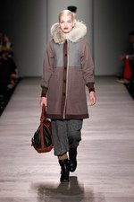 マーク BY マーク ジェイコブス 2012-13年秋冬コレクション - 冬をエレガントに彩るクラシックスタイル｜写真19