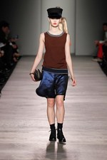 マーク BY マーク ジェイコブス 2012-13年秋冬コレクション - 冬をエレガントに彩るクラシックスタイル｜写真56