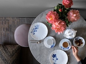 ロイヤルコペンハーゲン　レアな貫入り手書きの花束が書かれたボール！素敵です！ ロイヤルコペンハーゲン レアな貫入り手書きの花束が書かれた
