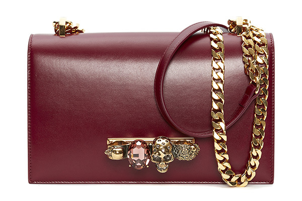 アレキサンダー・マックイーン、4つのリングを配した新型バッグ「ジュエルド サッチェル」