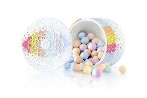 ゲラン　ゴールドカラー　限定メテオリット　29g ゲラン“魔法のパウダー”「メテオリット」に、ペイズリー柄