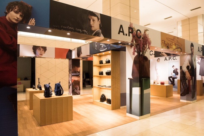 A.P.C.“バケツ型＆半月型”限定バッグ＆ウォレット、新宿髙島屋アクセサリーイベントで発売｜写真10