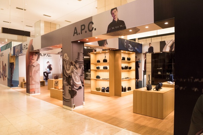 A.P.C.“バケツ型＆半月型”限定バッグ＆ウォレット、新宿髙島屋アクセサリーイベントで発売｜写真11