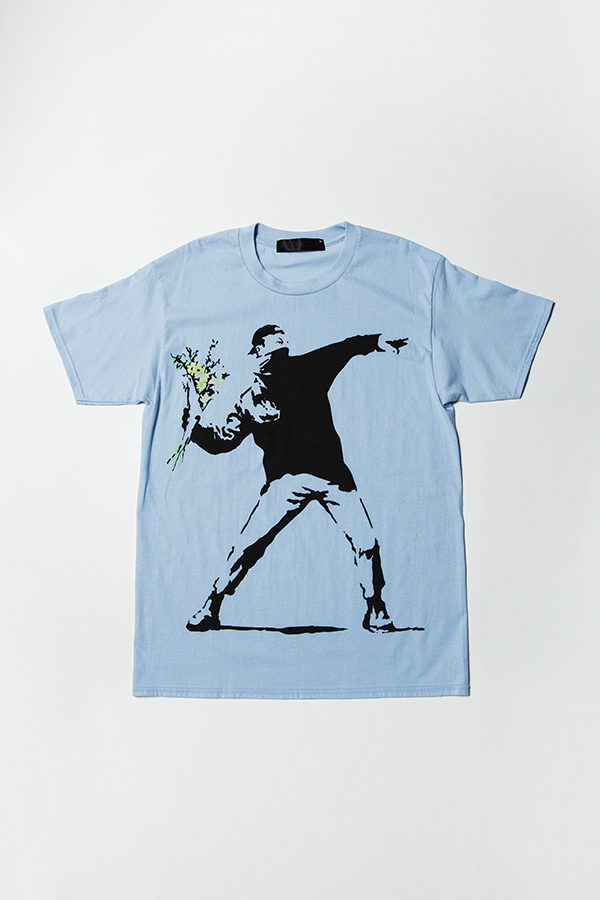 バンクシーのグラフィックをプリントした日本限定Tシャツコレクションが発売｜写真9