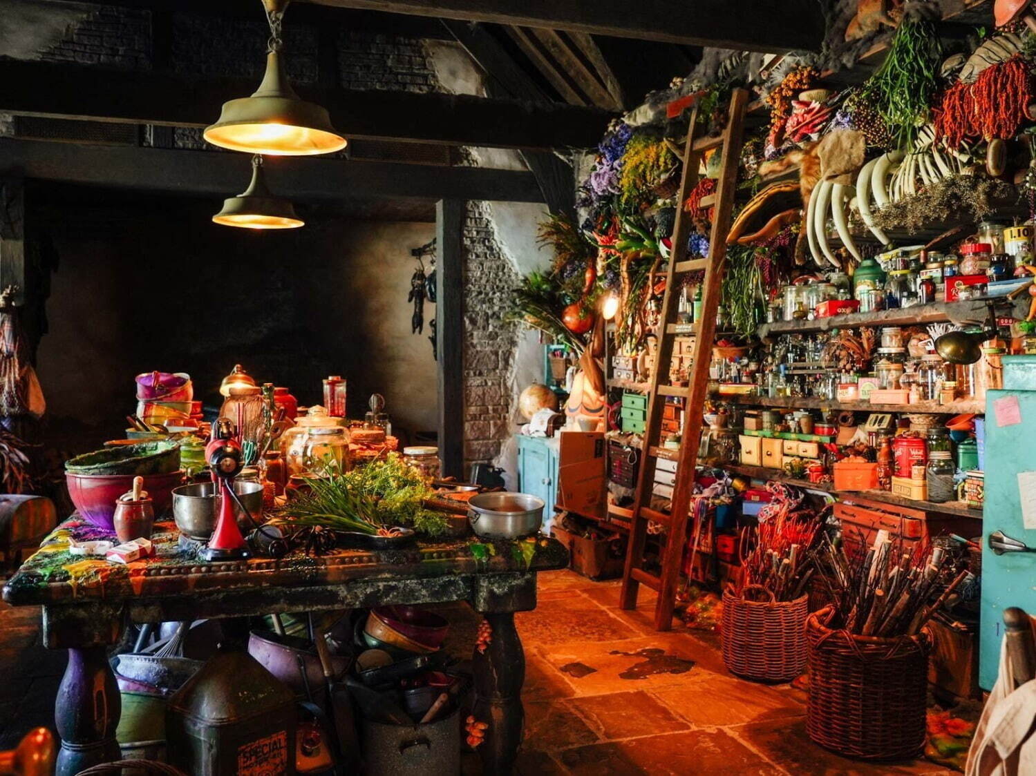 「ジブリパーク」愛知に開業 -『千と千尋の神隠し』湯婆婆の執務室、ハウルの城やタタラ場を再現｜写真125