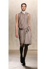 ドゥー リー 2012-13年秋冬コレクション - Butoh(ブトー)の叙情的な舞いからインスパイア｜写真2