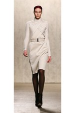 ドゥー リー 2012-13年秋冬コレクション - Butoh(ブトー)の叙情的な舞いからインスパイア｜写真4