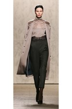 ドゥー リー 2012-13年秋冬コレクション - Butoh(ブトー)の叙情的な舞いからインスパイア｜写真8