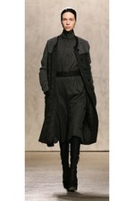 ドゥー リー 2012-13年秋冬コレクション - Butoh(ブトー)の叙情的な舞いからインスパイア｜写真13