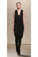 ドゥー リー 2012-13年秋冬コレクション - Butoh(ブトー)の叙情的な舞いからインスパイア｜写真21