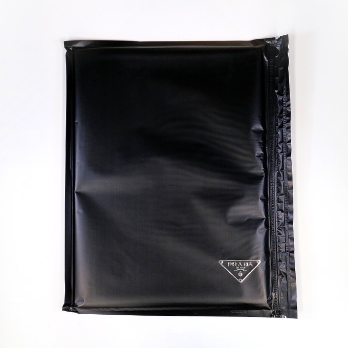 『PRADA Black Nylon』16,800円+税
