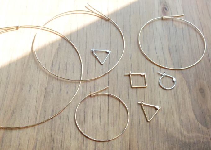 スタージュエリー ガールの新作フープピアス、存在感のあるビッグフープやモダンなチェイン付き