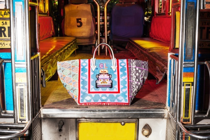 クリスチャン ルブタンの新作バッグ「マニラカバ」フィリピンに着想を得たカラフルな刺繍＆テキスタイル | 写真