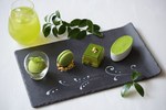 「アニヴェルセルカフェ みなとみらい横浜」抹茶メニュー、抹茶スイーツのプレート＆抹茶ビールなど｜写真1