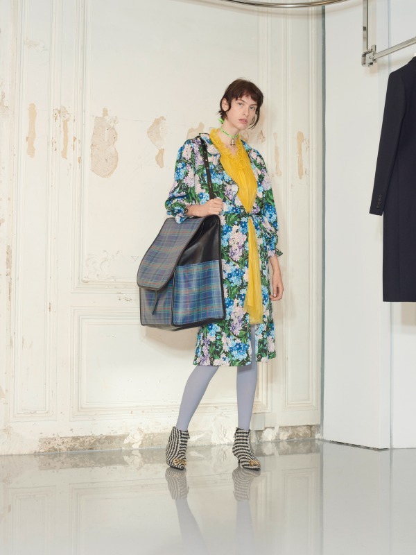 バレンシアガ(BALENCIAGA) 2018年秋ウィメンズコレクション  - 写真23