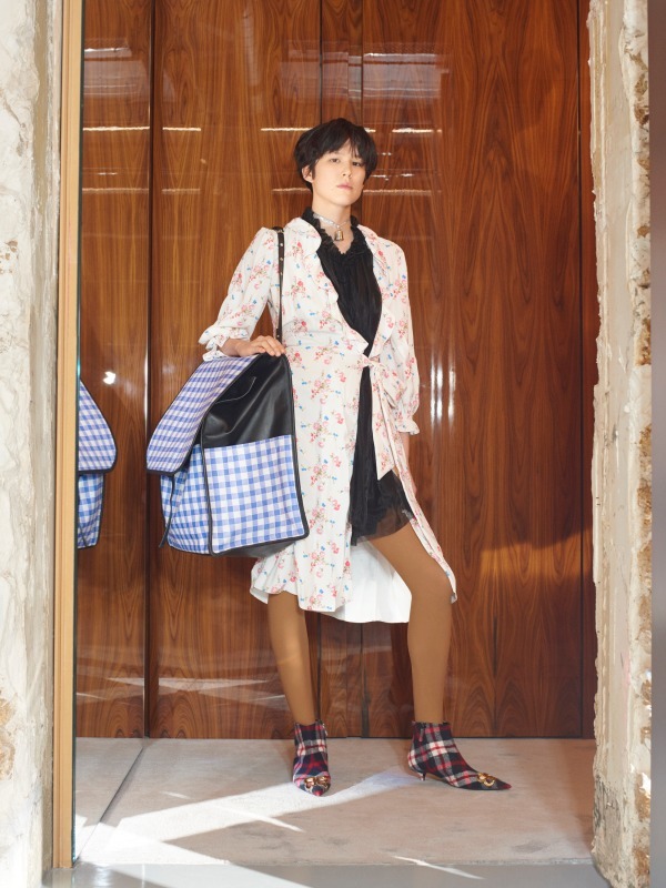 バレンシアガ(BALENCIAGA) 2018年秋ウィメンズコレクション  - 写真26