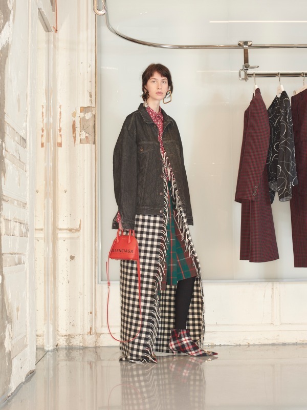 バレンシアガ(BALENCIAGA) 2018年秋ウィメンズコレクション  - 写真37