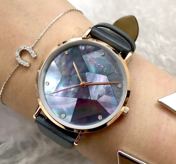 人気の贈り物が時計アレットブラン“パール輝く”ジュエリー時計「リリーコレクション