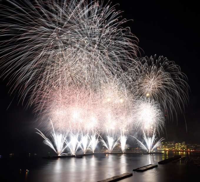 日本を代表する花火師が集結「東京花火大祭」お台場で12,000発打ち上げ、史上初のコラボ花火も｜写真5