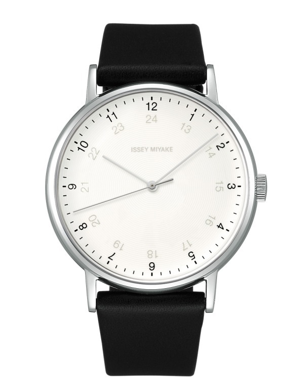 イッセイ ミヤケ ウオッチの新作腕時計「 f エフ」白と黒、2種の文字盤 
