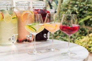 「代々木ビレッジ ビア テラス」ヨーロッパの夏をイメージ、ヒューガルデンの生ビールや3色のサングリア｜写真2