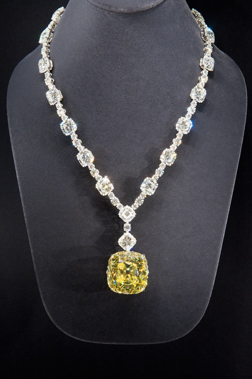 オードリー・ヘップバーンも着用した伝説の「ティファニー ダイヤモンド」が初来日、銀座で一般公開も