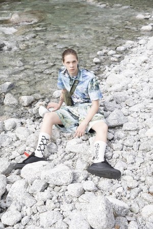 オフ-ホワイト (OFF-WHITE) 2019年リゾートウィメンズ&メンズコレクション  - 写真3