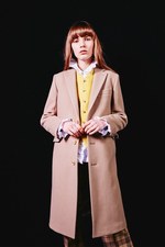 Scye 2018-19年秋冬ウィメンズコレクション、ワークウェアのアクセントを利かせた端正な日常着｜写真2