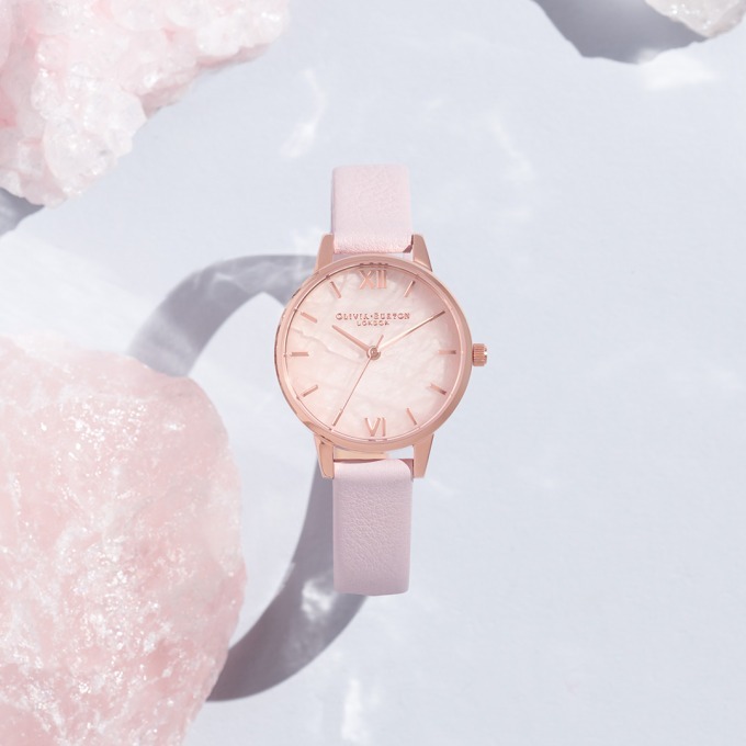 セール／即発♪★４色Olivia Burton ラブビースタッドピアス★ Olivia Burton(オリビアバートン) ピアス(レディース) - 海外