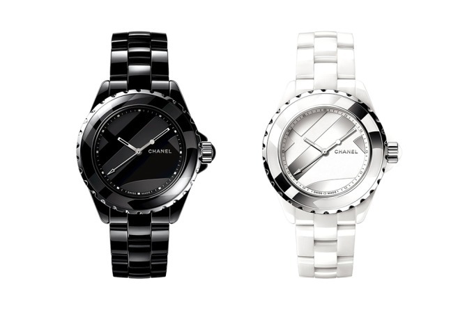 シャネルのアイコンウォッチより「J12 アンタイトル」文字盤に"12"の数字を大きくデザイン