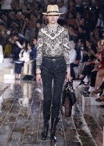 ディオール 2019年リゾートコレクション - 女性騎士が纏う、愛に満ちた“トワル ド ジュイ”｜写真8