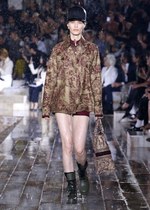 ディオール 2019年リゾートコレクション - 女性騎士が纏う、愛に満ちた“トワル ド ジュイ”｜写真34