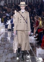 ディオール 2019年リゾートコレクション - 女性騎士が纏う、愛に満ちた“トワル ド ジュイ”｜写真78