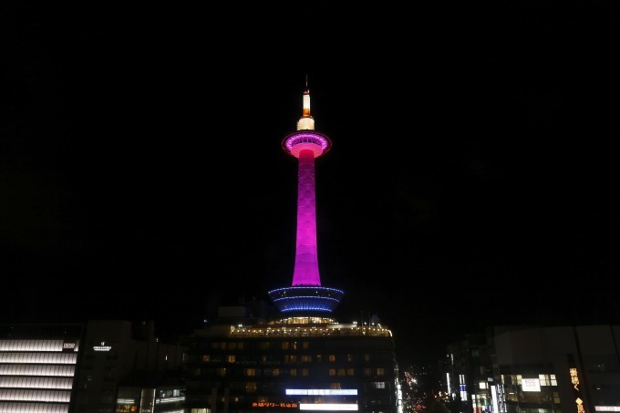 京都タワーでナイトパーティー「タワーディスコ」開催、スペシャルカラーでのライトアップも｜写真15