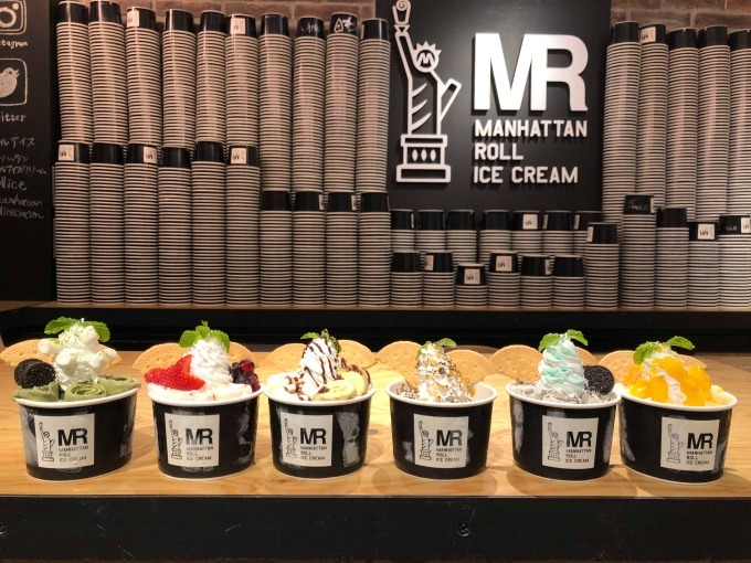 ロールアイス専門店「マンハッタンロールアイスクリーム」が名古屋に初出店｜写真1