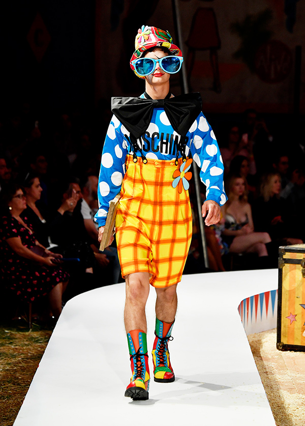 モスキーノ(MOSCHINO) 2019年春夏メンズコレクション  - 写真19