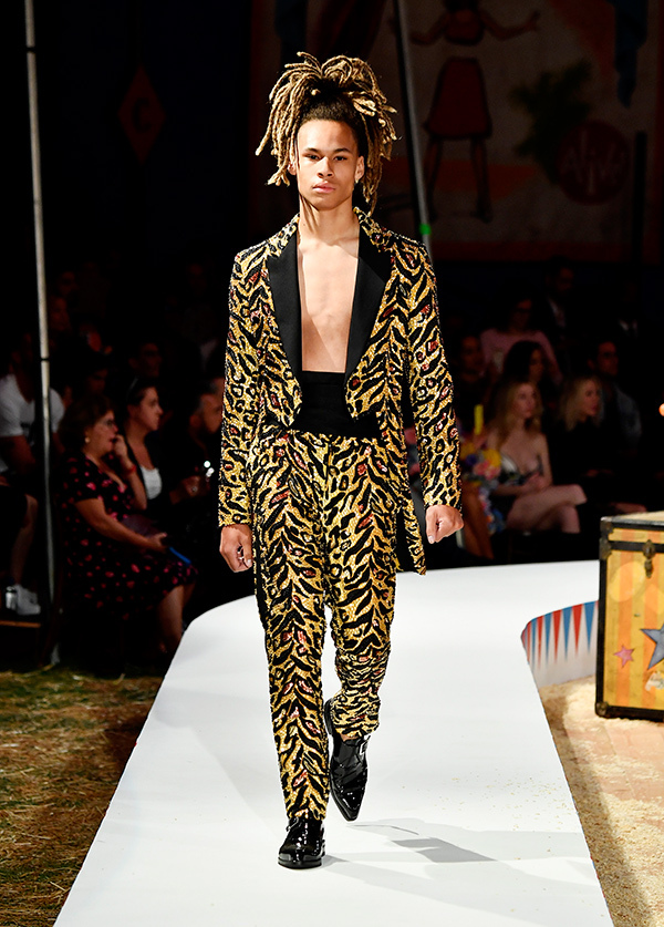 写真23/30｜モスキーノ(MOSCHINO) 2019年春夏メンズコレクション