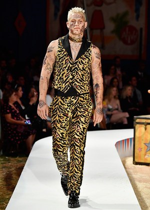 モスキーノ(MOSCHINO) 2019年春夏メンズコレクション  - 写真10