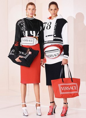 ヴェルサーチェ(VERSACE) 2019年リゾートウィメンズコレクション  - 写真11