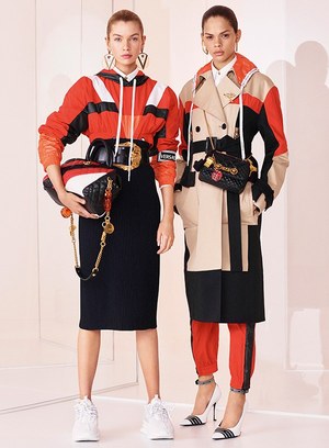 ヴェルサーチェ(VERSACE) 2019年リゾートウィメンズコレクション  - 写真13
