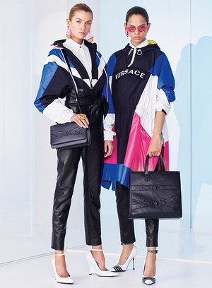 ヴェルサーチェ(VERSACE) 2019年リゾートウィメンズコレクション  - 写真22