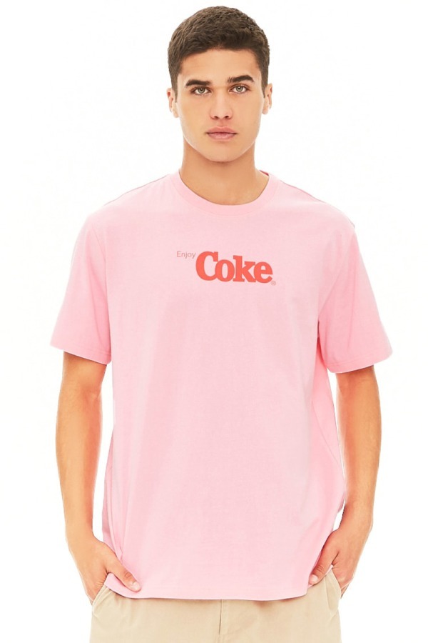フォーエバー21×コカ・コーラ限定コラボアイテム発売、ロゴ描かれたTシャツやウエストポーチなど｜写真5